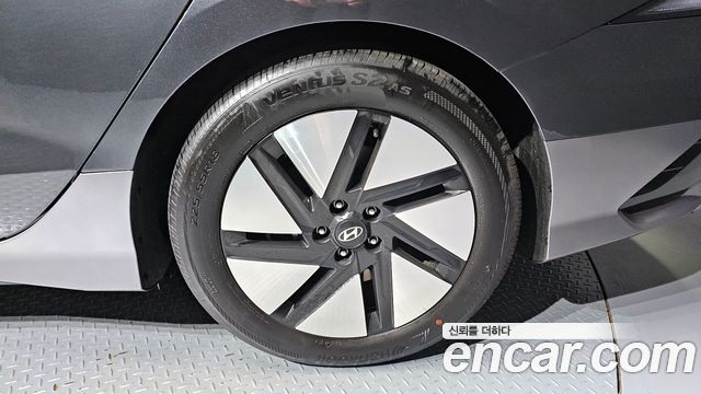 Hyundai Ioniq 6 Standard E-Value+ 2025 — фото 21