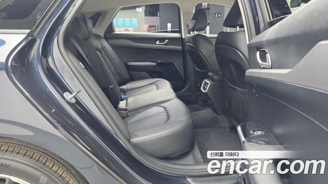 Kia K5 (III) 2.0 Prestige 2023 — фото 12