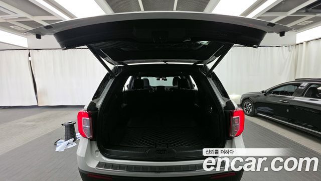 Ford Explorer (VI) 2.3 LimIted 4WD 2020 — фото 20