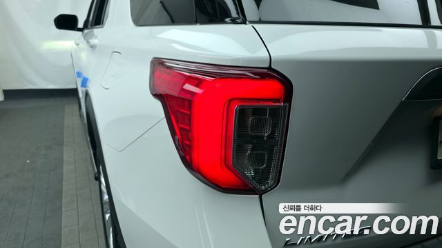 Ford Explorer (VI) 2.3 LimIted 4WD 2020 — фото 23