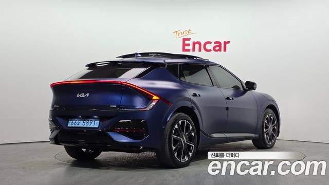 Kia EV6 Long Range 4WD GT Line 2025 — фото 2