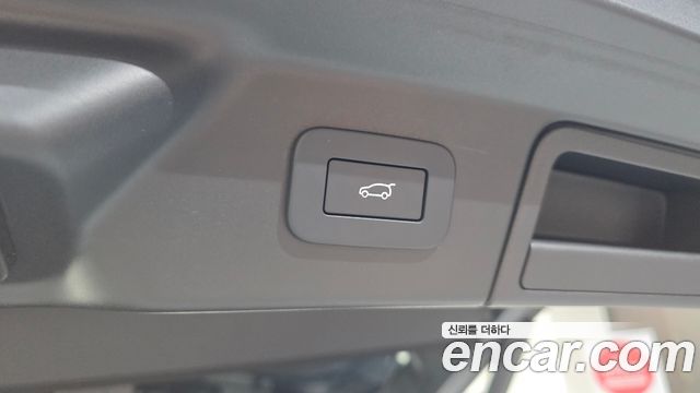 Land Rover Range Rover Velar 3.0 P400 Dynamic HSE 2025 — фото 20