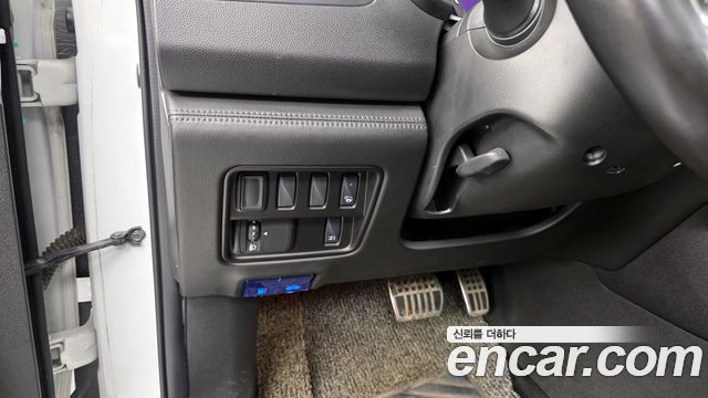 Renault Korea QM6 2.0 LPe Premiere 2WD 2021 — фото 16
