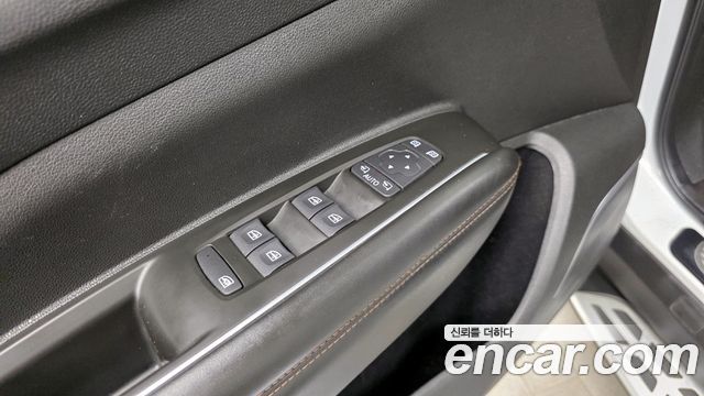 Renault Korea QM6 2.0 LPe Premiere 2WD 2021 — фото 29