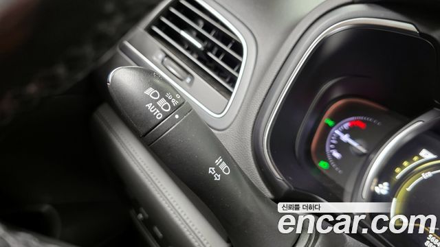 Renault Korea QM6 2.0 LPe Premiere 2WD 2021 — фото 30
