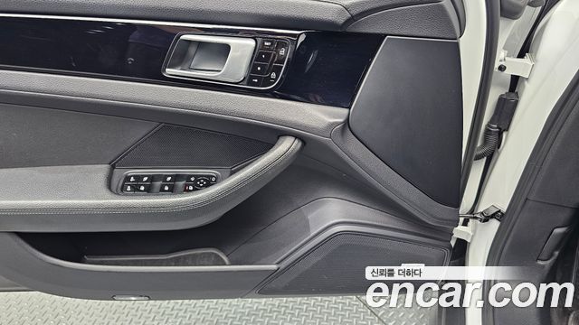 Porsche Panamera (971) 3.0 AWD 2020 — фото 17