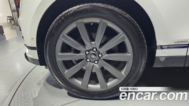 Land Rover Range Rover Velar 3.0 D300 R-Dynamic HSE 2018 — фото 5