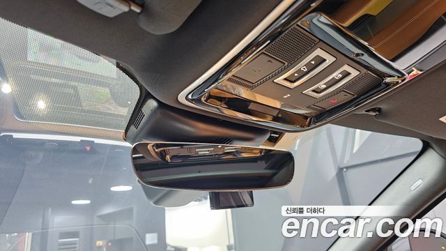 Land Rover Range Rover Velar 3.0 D300 R-Dynamic HSE 2018 — фото 18