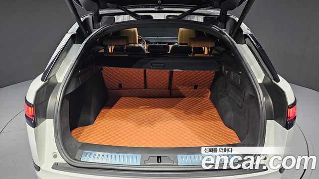 Land Rover Range Rover Velar 3.0 D300 R-Dynamic HSE 2018 — фото 20