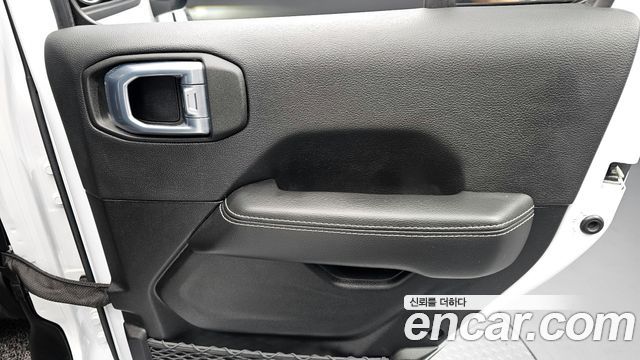 Jeep Wrangler (JL) 2.0 Overland Power Top 4Door 4xe 2021 — фото 24