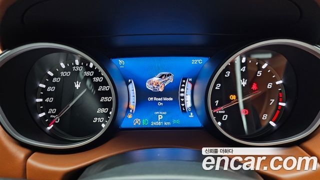 Maserati Levante 3.0 AWD GranSport 2019 — фото 33