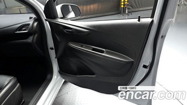 Chevrolet Spark LT 2019 — фото 24