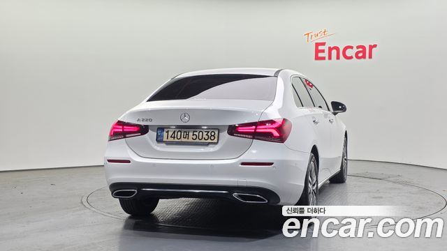 Mercedes-Benz A-Class (W177) A220 Sedan 2021 — фото 4