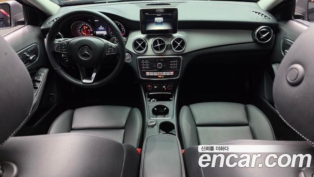 Mercedes-Benz GLA-Class (X156) GLA220 Premium 2019 — фото 7