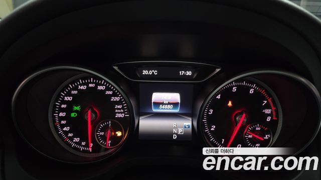 Mercedes-Benz GLA-Class (X156) GLA220 Premium 2019 — фото 8