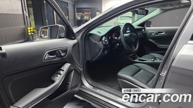 Mercedes-Benz GLA-Class (X156) GLA220 Premium 2019 — фото 10