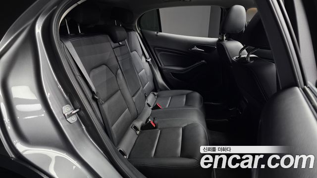 Mercedes-Benz GLA-Class (X156) GLA220 Premium 2019 — фото 12
