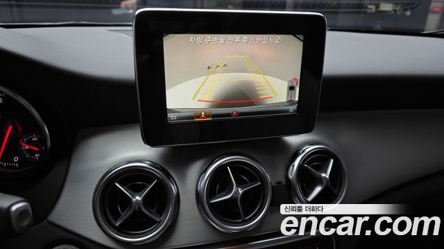 Mercedes-Benz GLA-Class (X156) GLA220 Premium 2019 — фото 15