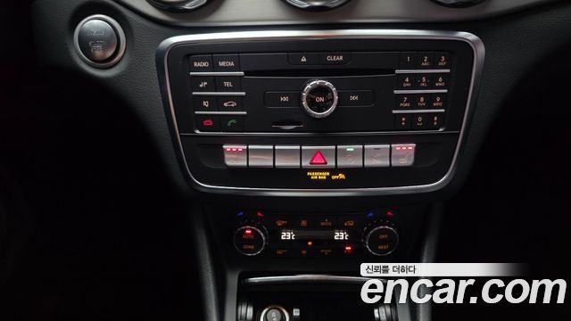 Mercedes-Benz GLA-Class (X156) GLA220 Premium 2019 — фото 16