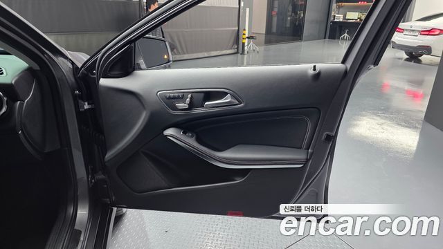 Mercedes-Benz GLA-Class (X156) GLA220 Premium 2019 — фото 24