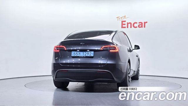 Tesla Model Y Long Range AWD 2024 — фото 4