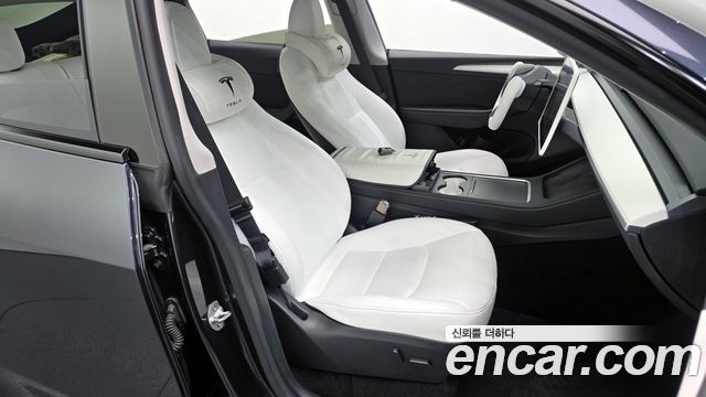 Tesla Model Y Long Range AWD 2024 — фото 11