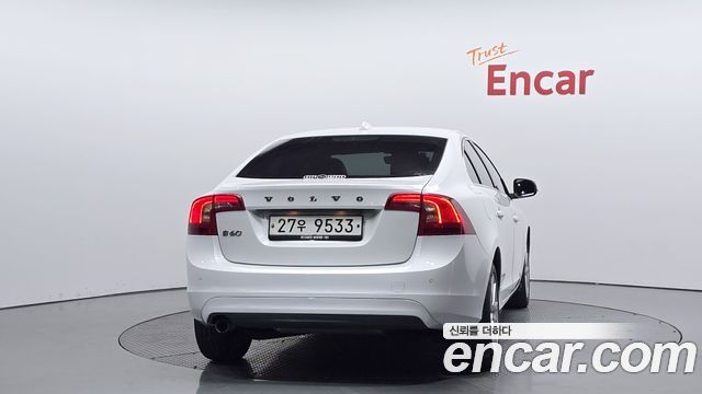 Volvo S60 D2 2nd 2015 — фото 4
