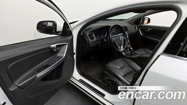 Volvo S60 D2 2nd 2015 — фото 10