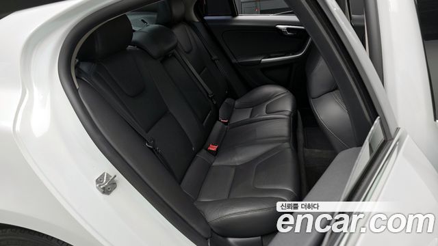 Volvo S60 D2 2nd 2015 — фото 12