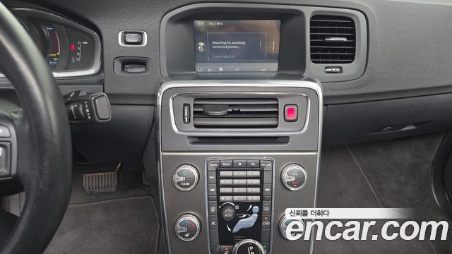 Volvo S60 D2 2nd 2015 — фото 15