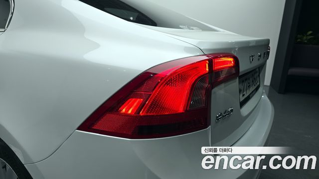 Volvo S60 D2 2nd 2015 — фото 23