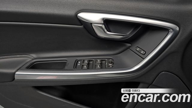 Volvo S60 D2 2nd 2015 — фото 33