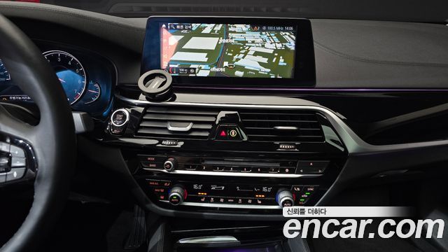 BMW 5 Series (G30) 520i Luxury 2018 — фото 14