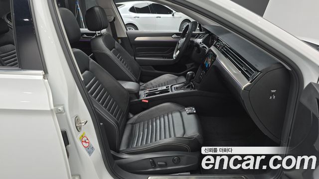Volkswagen Passat GT (B8) 2.0 TDI Prestige 2022 — фото 11