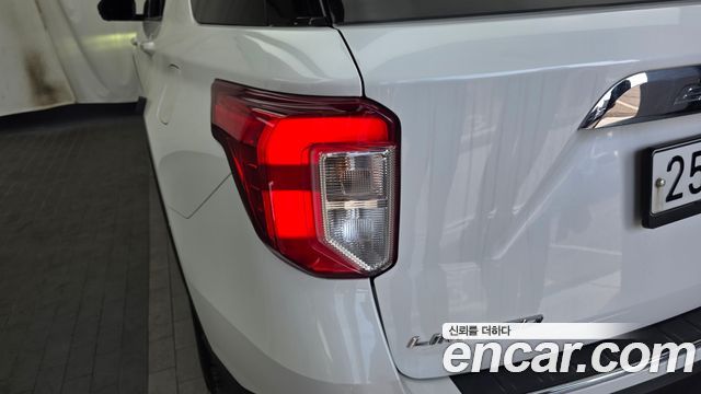 Ford Explorer (VI) 2.3 LimIted 4WD 2020 — фото 29