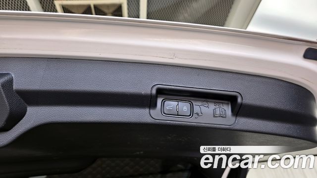 Ford Explorer (VI) 2.3 LimIted 4WD 2020 — фото 37