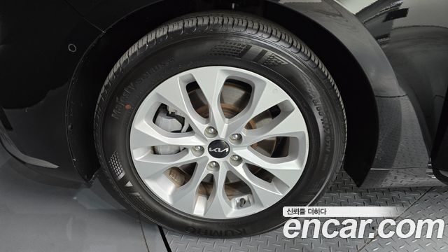 Kia K8 2.5 Gasoline 2WD Noblesse 2022 — фото 5