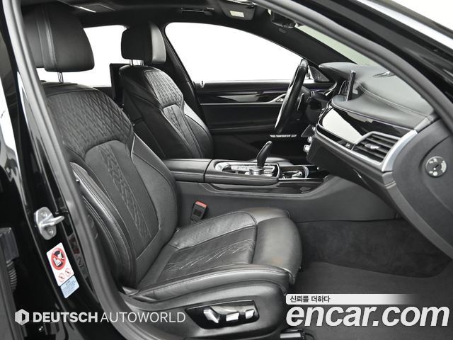 BMW 7 Series (G11) M760Li xDrive 2017 — фото 10