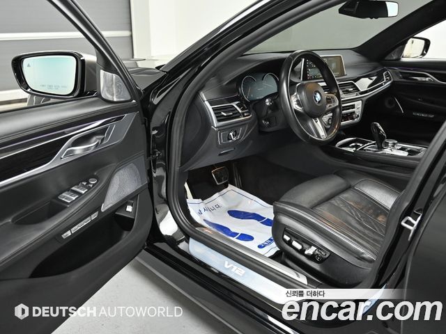 BMW 7 Series (G11) M760Li xDrive 2017 — фото 15