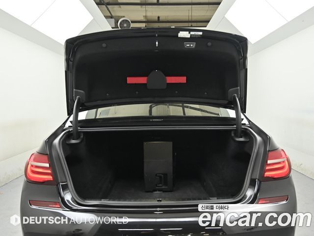 BMW 7 Series (G11) M760Li xDrive 2017 — фото 23
