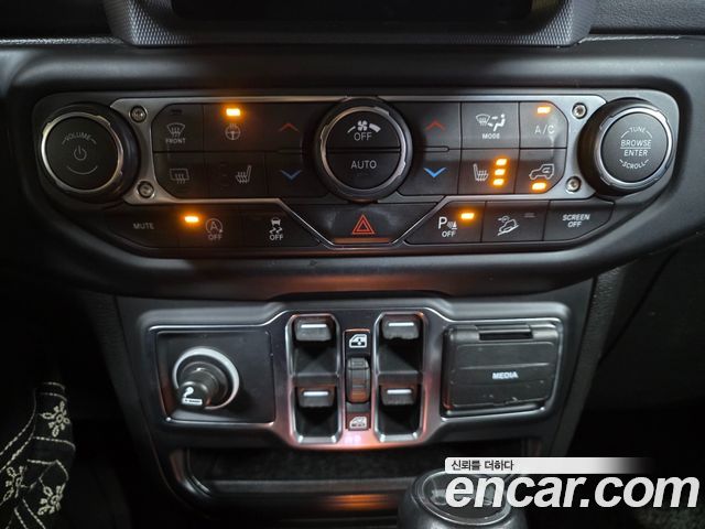 Jeep Wrangler (JL) 2.0 Overland 4Door 2019 — фото 9