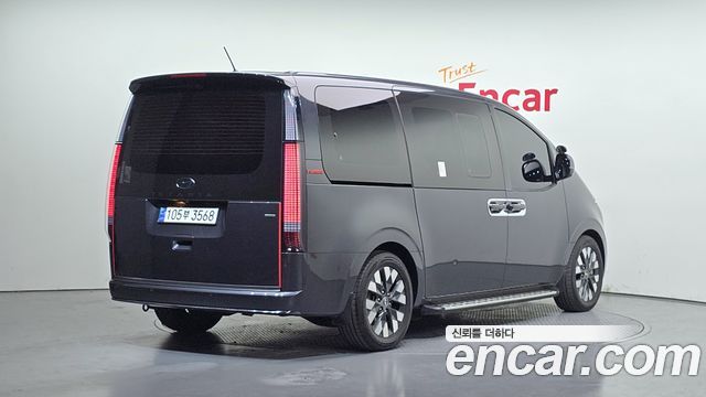 Hyundai Staria 4WD Lounge 9-Seater Inspiration 2022 — фото 2