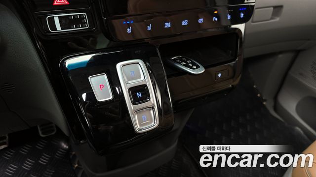 Hyundai Staria 4WD Lounge 9-Seater Inspiration 2022 — фото 9