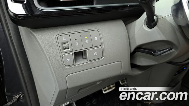 Hyundai Staria 4WD Lounge 9-Seater Inspiration 2022 — фото 14