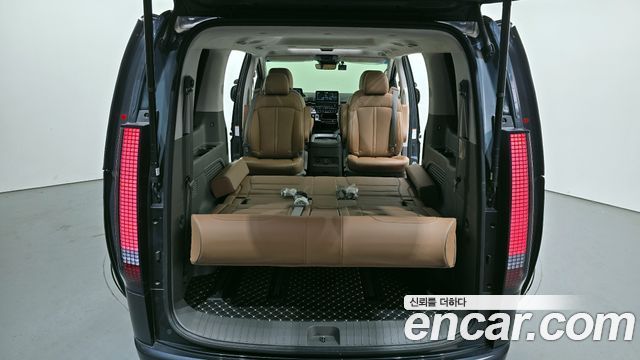 Hyundai Staria 4WD Lounge 9-Seater Inspiration 2022 — фото 19