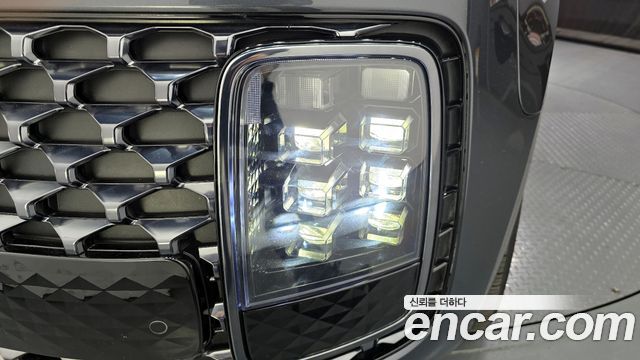 Hyundai Staria 4WD Lounge 9-Seater Inspiration 2022 — фото 22