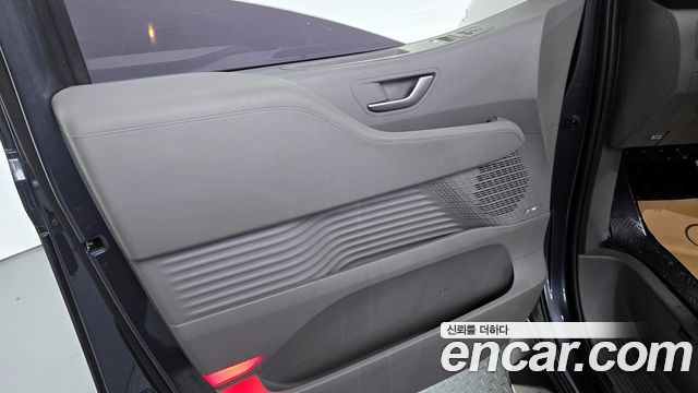 Hyundai Staria 4WD Lounge 9-Seater Inspiration 2022 — фото 24