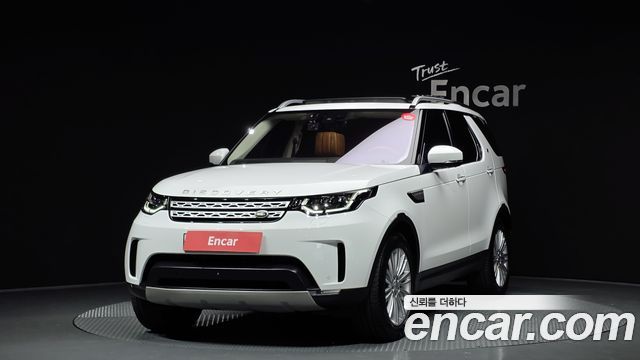 Land Rover Discovery 5 3.0 TD6 HSE Luxury 2017 — фото 1