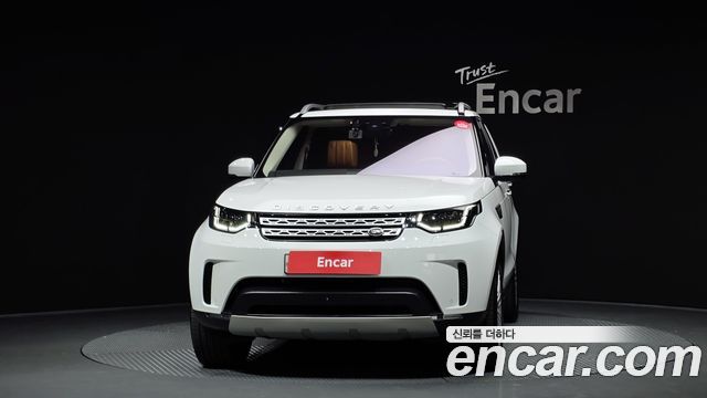 Land Rover Discovery 5 3.0 TD6 HSE Luxury 2017 — фото 3