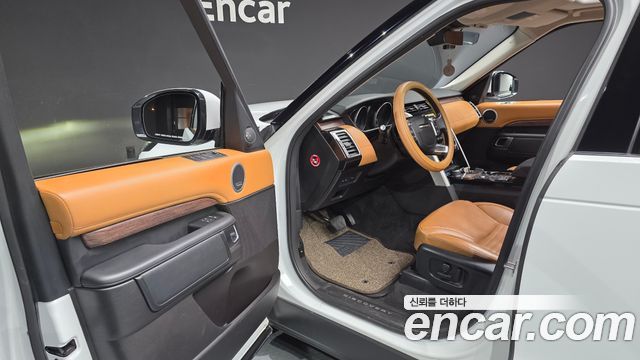 Land Rover Discovery 5 3.0 TD6 HSE Luxury 2017 — фото 10